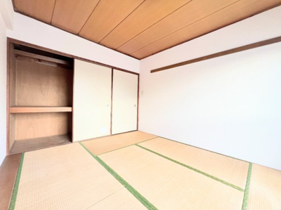 【和室】 | 藤和中山コープ | ◆感性を育むプライベートルームはシンプルでスマートな空間。好みの空間で読書をしたり、音楽を聞いたりと一人の時間も充実したものにできます。