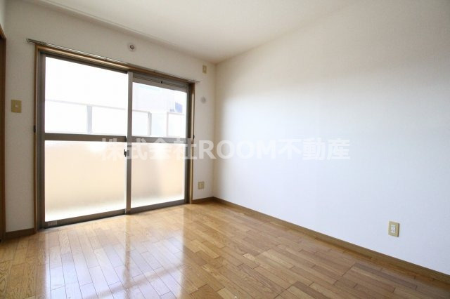 エスポワールはるかの洋室|使い勝手のいい洋室です