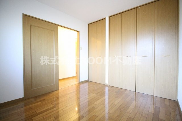 エスポワールはるかの寝室|開放的な寝室です