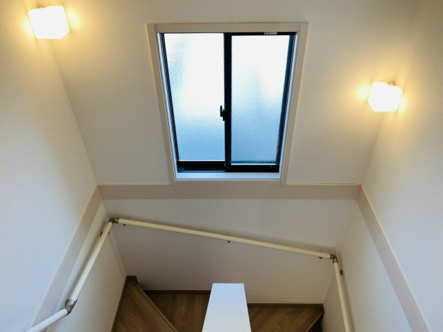 瑞穂市 別府（穂積駅） 2階建のその他|階段照明