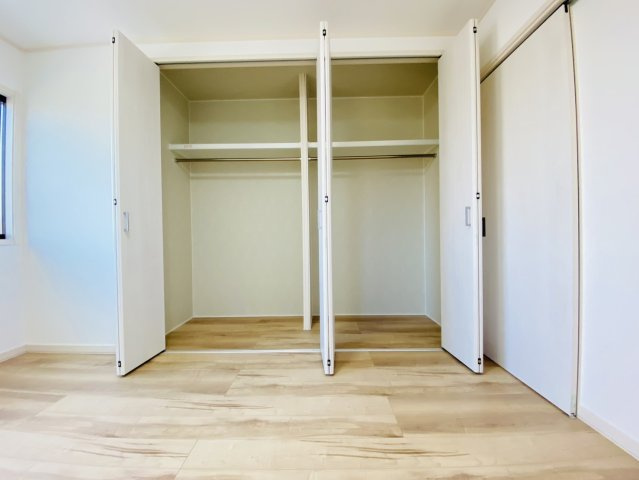 瑞穂市 別府（穂積駅） 2階建の収納|2階洋室収納