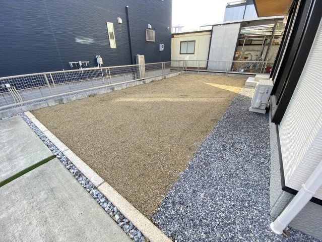 瑞穂市 別府（穂積駅） 2階建の庭