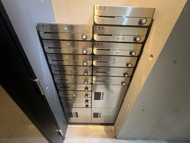 早稲田鶴巻町IMAハウスのエントランス