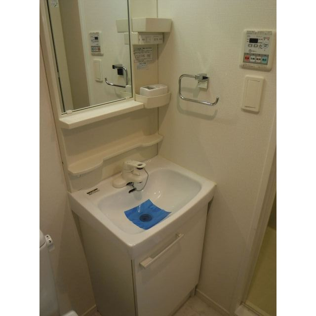 ルクレ西新宿の洗面所