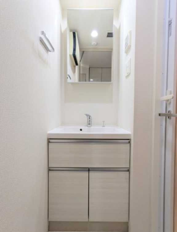 レスティア三軒茶屋　分譲賃貸　ペット相談　ネット0の洗面所