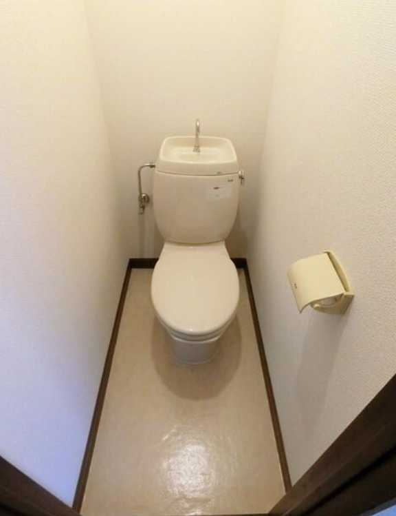パインハイツ　南西角部屋　礼金０　バストイレ別のトイレ