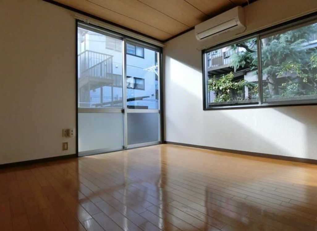 パインハイツ　南西角部屋　礼金０　バストイレ別の展望