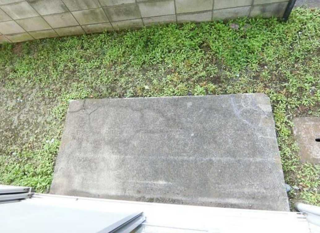 パインハイツ　南西角部屋　礼金０　バストイレ別のバルコニー