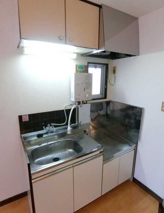 パインハイツ　南西角部屋　礼金０　バストイレ別のキッチン