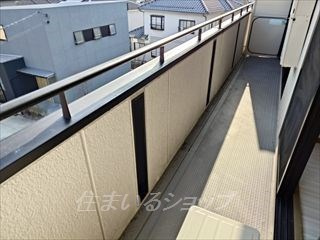 広島市安佐北区亀山１丁目のアパートのバルコニー