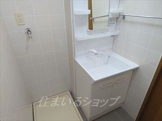 広島市安佐北区亀山１丁目のアパートの洗面所|シャンプードレッサー新品