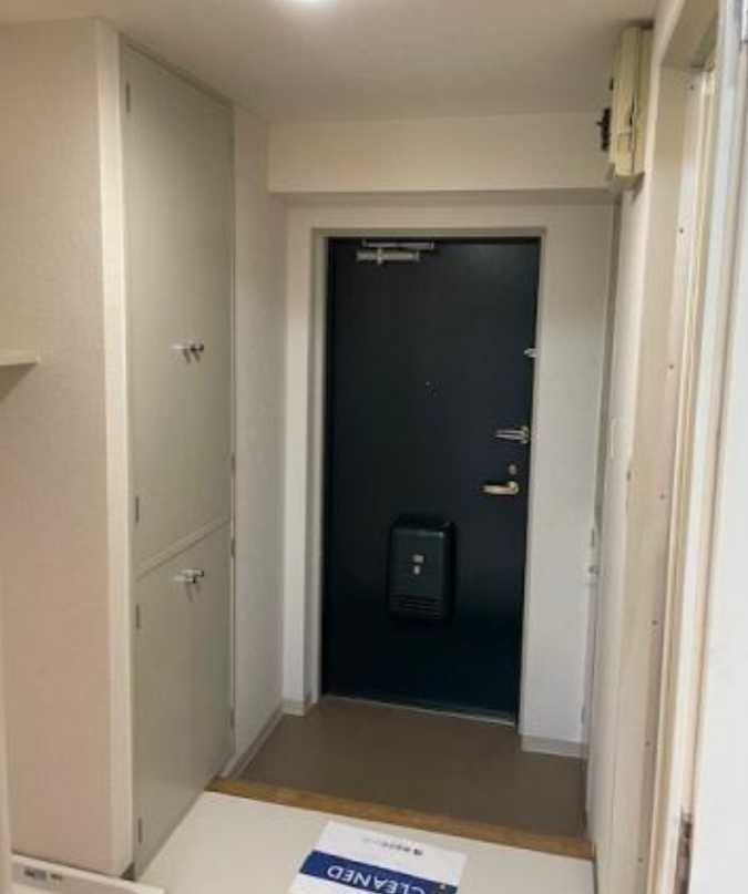 パークサイドフラット三茶　陽当たり良好　室内洗濯機置場　宅配ボックスの玄関