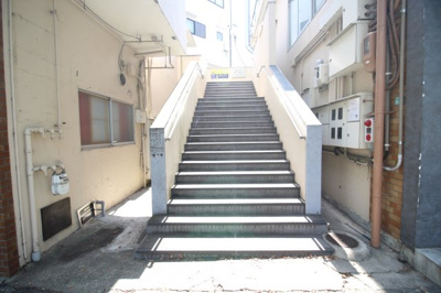 【エントランス】 | リアライズ芦屋東山ビルⅡ