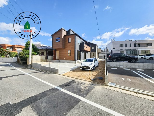 福岡市城南区東油山2丁目第1-2棟（1号棟）の前面道路含む現地写真|見学の時間などお気軽にお問い合わせ下さい。