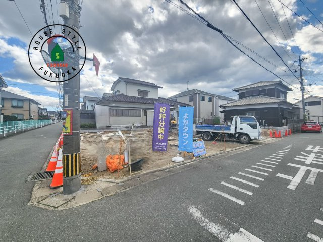 福岡市南区弥永2丁目第3-2棟（2号棟）の前面道路含む現地写真|見学の時間などお気軽にお問い合わせ下さい。