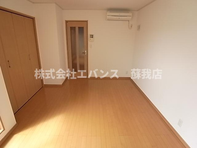 【寝室】 | レジデンス・テラ | 落ち着いた色調の寝室です