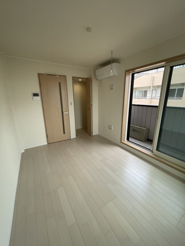 府中市小柳町１丁目の賃貸マンションの居間・リビング