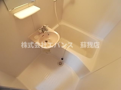 【浴室】 | ラインビル港町 | お風呂で日々の疲れを落としましょう