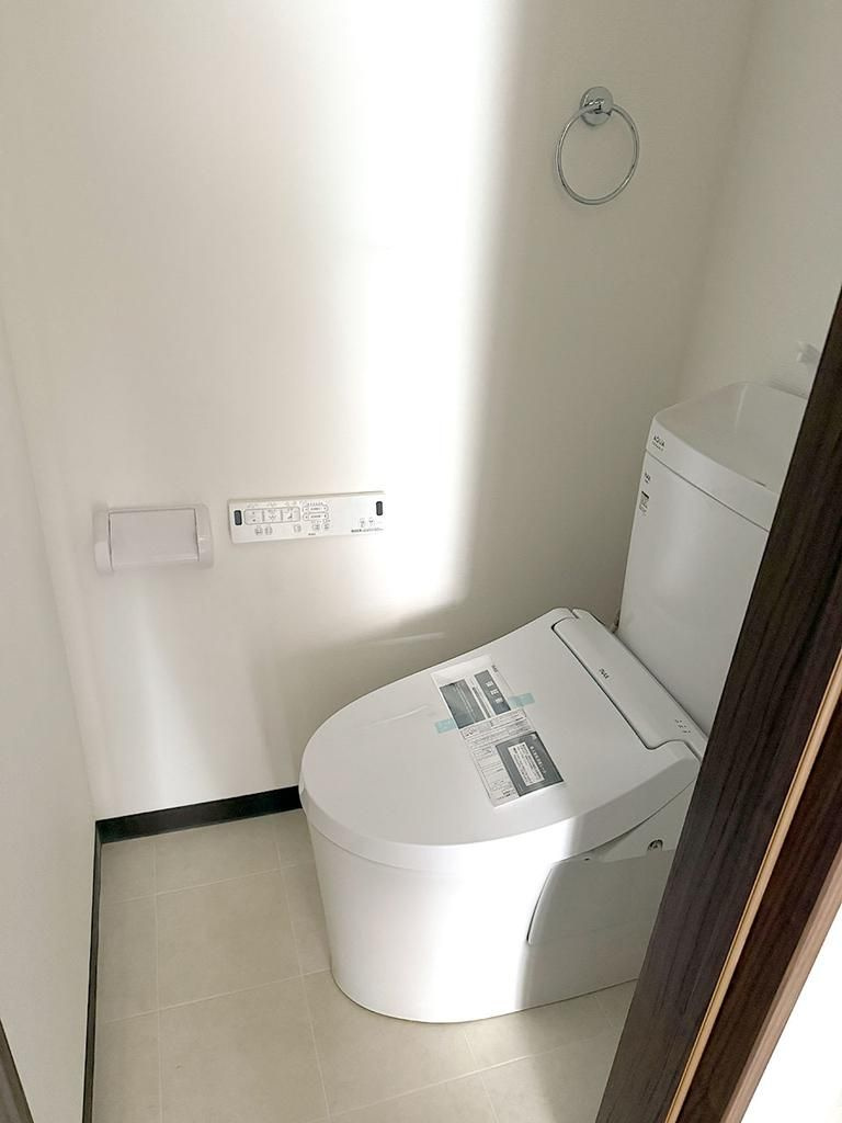 常称寺町リノベ戸建てのトイレ