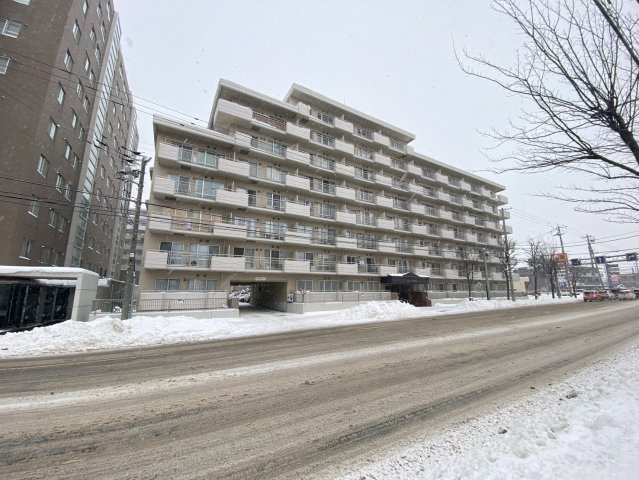 ファミール月寒の外観