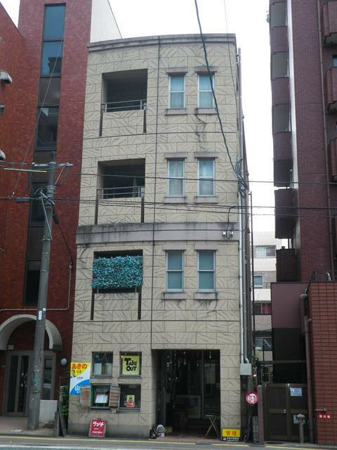 カジス六本松の外観