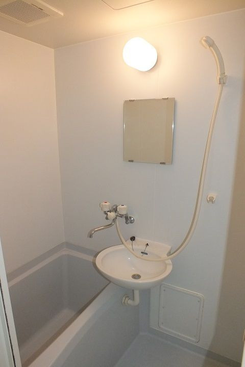 セルフィーユ今川の浴室