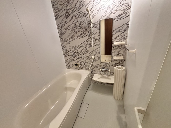 カーサステラⅡの浴室|追い焚き・浴室乾燥機付きのお風呂です♪