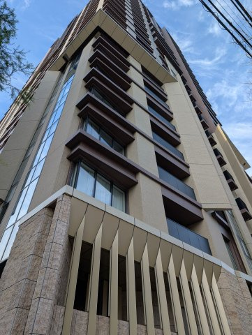 レーベン福岡天神ONE TOWERの外観