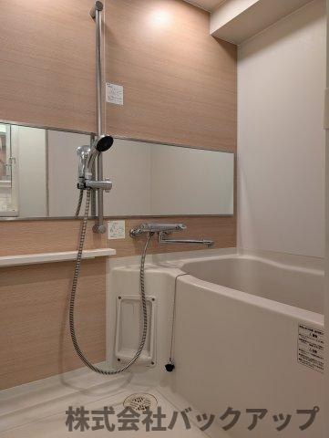 エンクレスト薬院大通の浴室