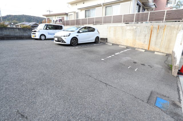 スカイヒルズの駐車場
