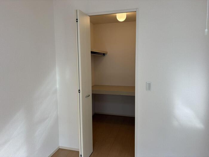 プラム クレインの収納|ウオークインクローゼット