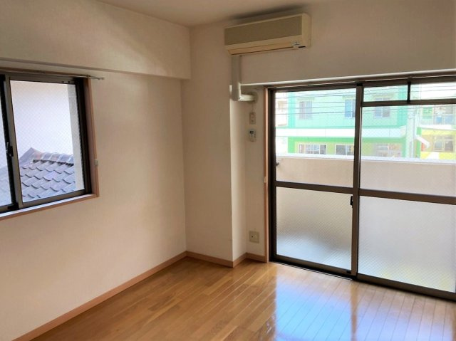 ピオーレ大手門の居間・リビング