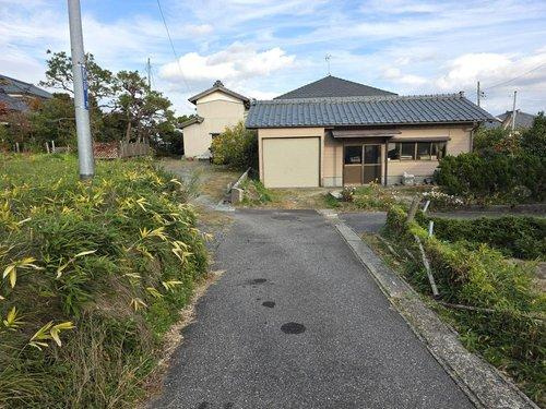 東区松崎2丁目の前面道路含む現地写真