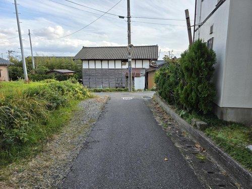 東区松崎2丁目の前面道路含む現地写真