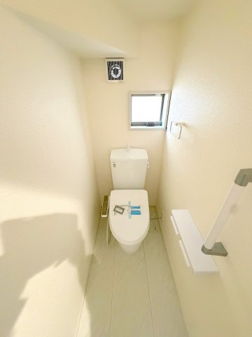 昭島市中神町2丁目  新築戸建のトイレ