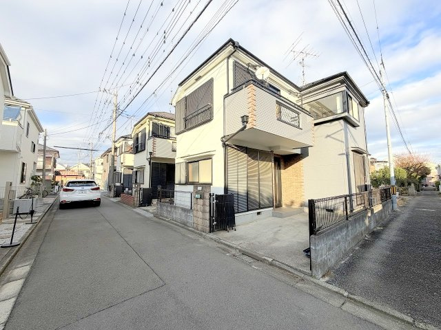 昭島市美堀町2丁目　中古戸建の前面道路含む現地写真