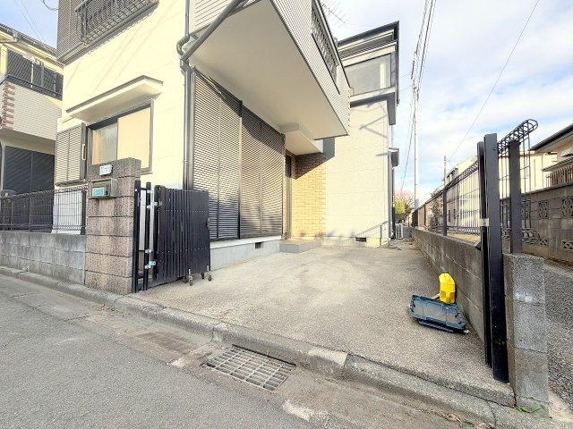 昭島市美堀町2丁目　中古戸建の駐車場