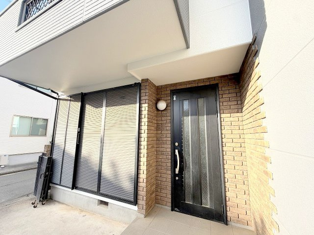 昭島市美堀町2丁目　中古戸建の玄関