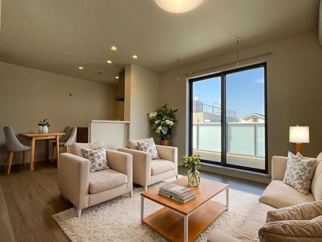 ヘーベルメゾン阿佐ヶ谷の居間・リビング|★家具配置のイメージ写真です※実際は家具は付きません★