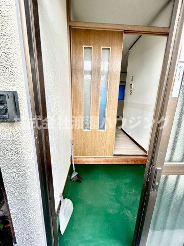 矢田貸家の玄関