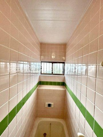 矢田貸家のその他|窓