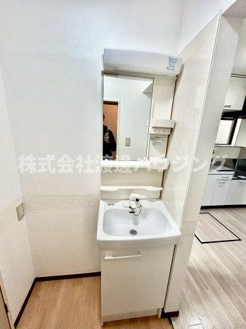 矢田貸家の洗面所