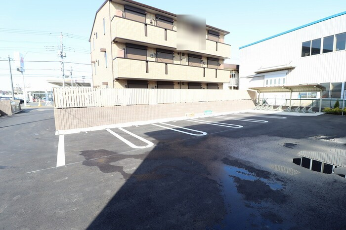 マリポーサ・ブランカの駐車場