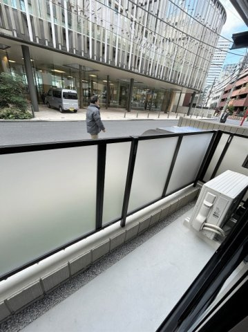 フラッツ平河町（東京ゼロエミッションハウス）のバルコニー