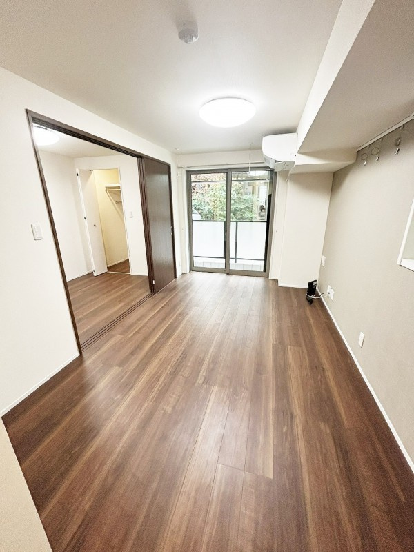 フラッツ平河町（東京ゼロエミッションハウス）の居間・リビング