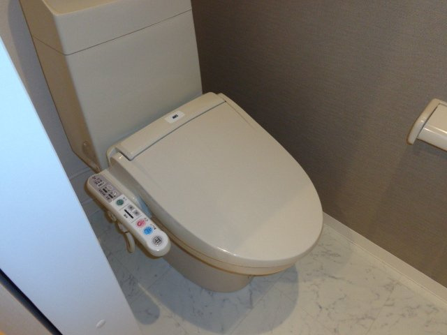 ヒューマックス中冨居のトイレ|シャワー付トイレ