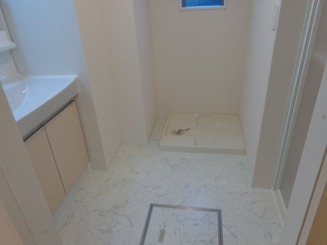 ヒューマックス中冨居の洗面所|洗面