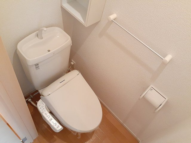 サラールⅢのトイレ|落ち着いたトイレです