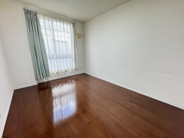 セボンヴェルディア二子玉川の洋室|約5.9帖洋室
北側からは朝陽が入ります♪