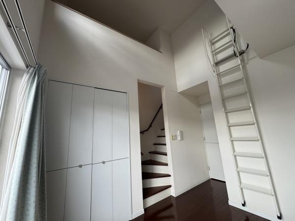 セボンヴェルディア二子玉川の収納|約7.2帖
吹抜け天井になっており、開放感があり、お部屋全体が広く感じます♪